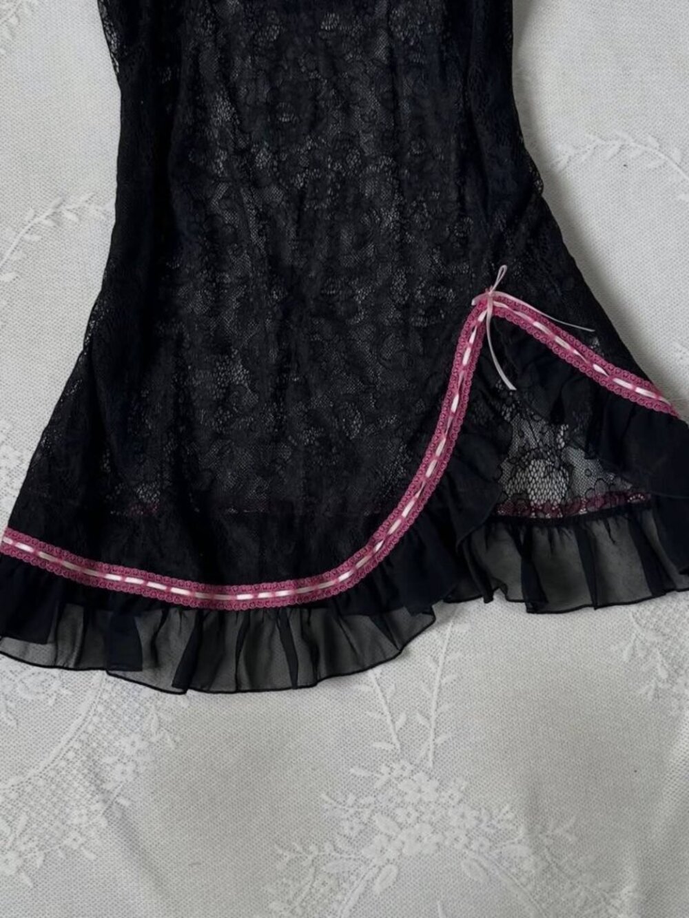 Vintage Black Lace Mini Dress Pink Trim Ruffle Hem Babydoll Cami Night Out - Picture 3 of 5